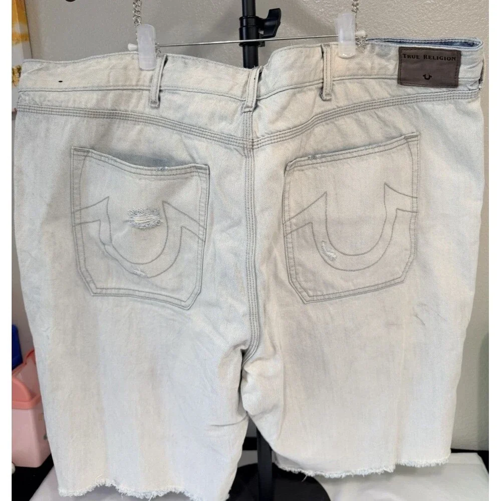 True Religion Moto Denim Jorts Light Wash Distressed Horseshoe Men’s Size 44